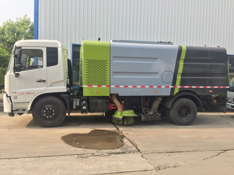 天錦干濕兩用掃路車圖片