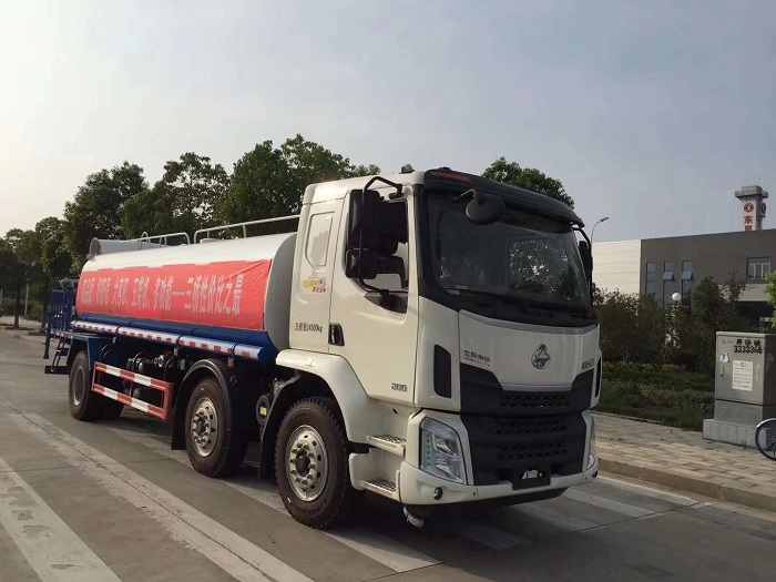 東風柳汽乘龍18方灑水抑塵綠化噴灑車