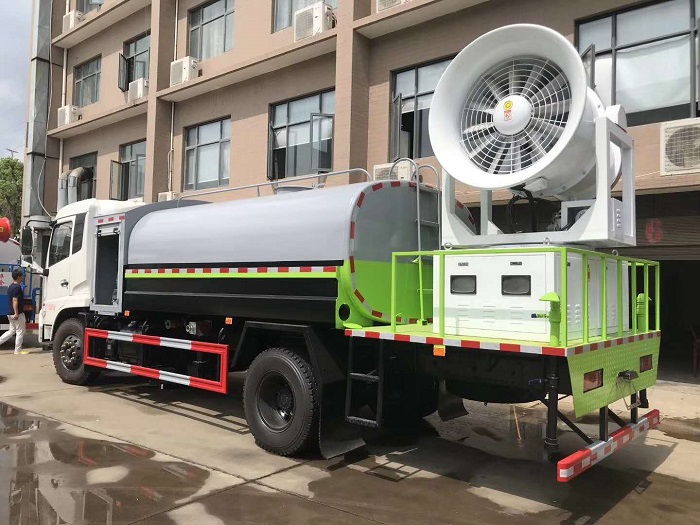 東風天錦8-12方多功能抑塵車圖片