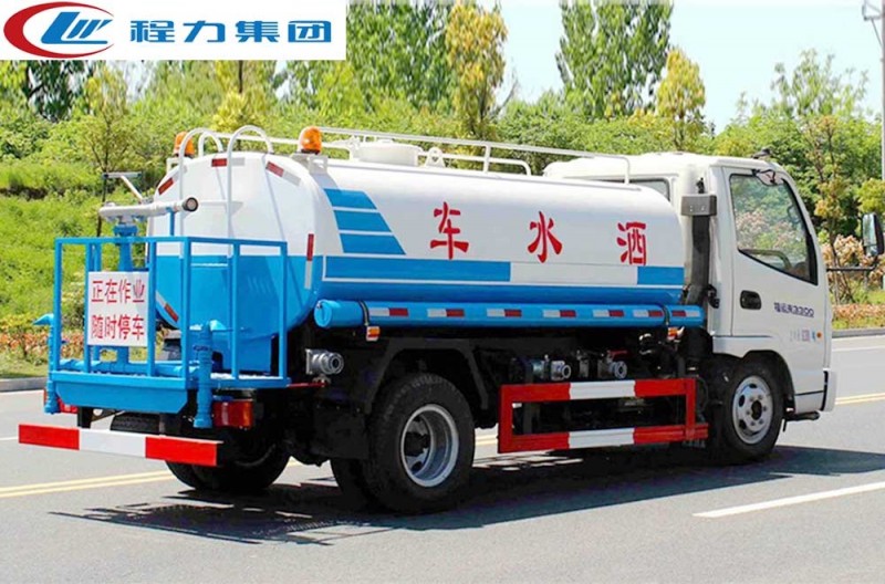 凱馬2-5方灑水車(chē)