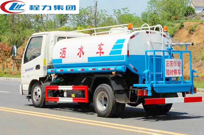 凱馬2-5方灑水車(chē)