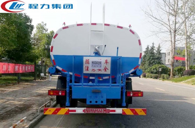 東風(fēng)御虎T3新款10噸灑水車(chē)