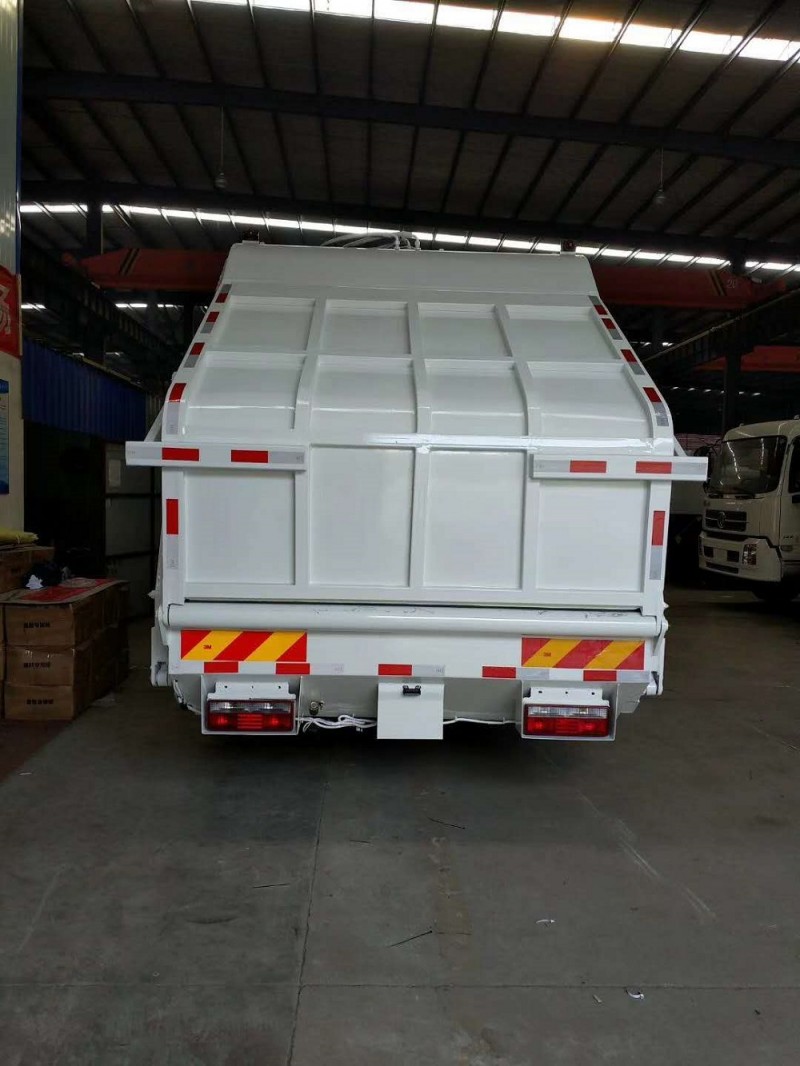 東風專底10-14方壓縮垃圾車