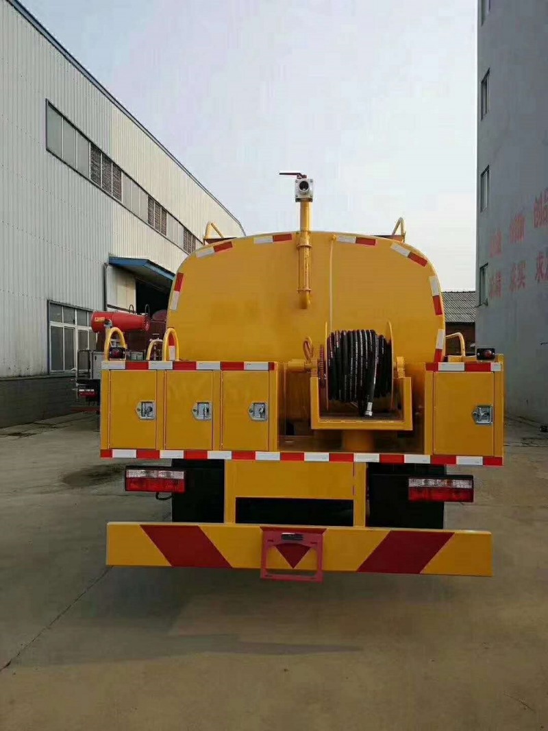 東風大多利卡D9高壓清洗車