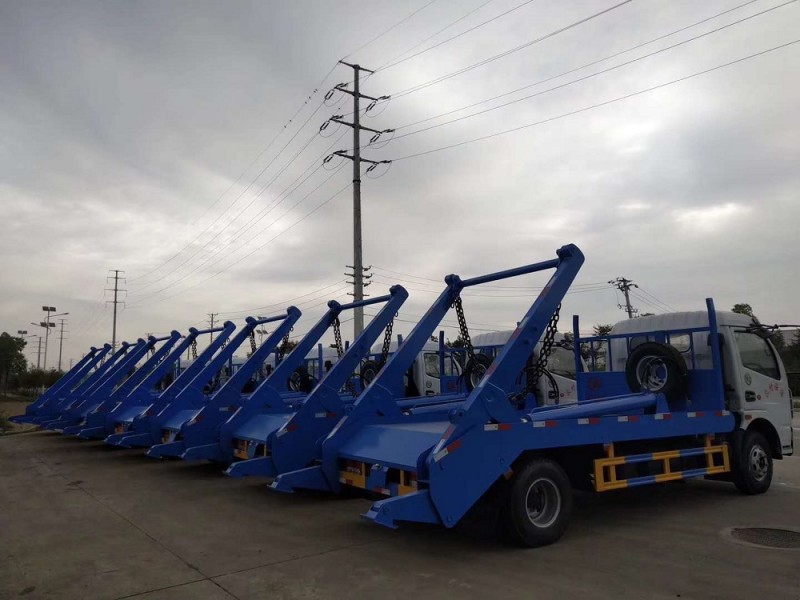 東風大多利卡8方擺臂垃圾車