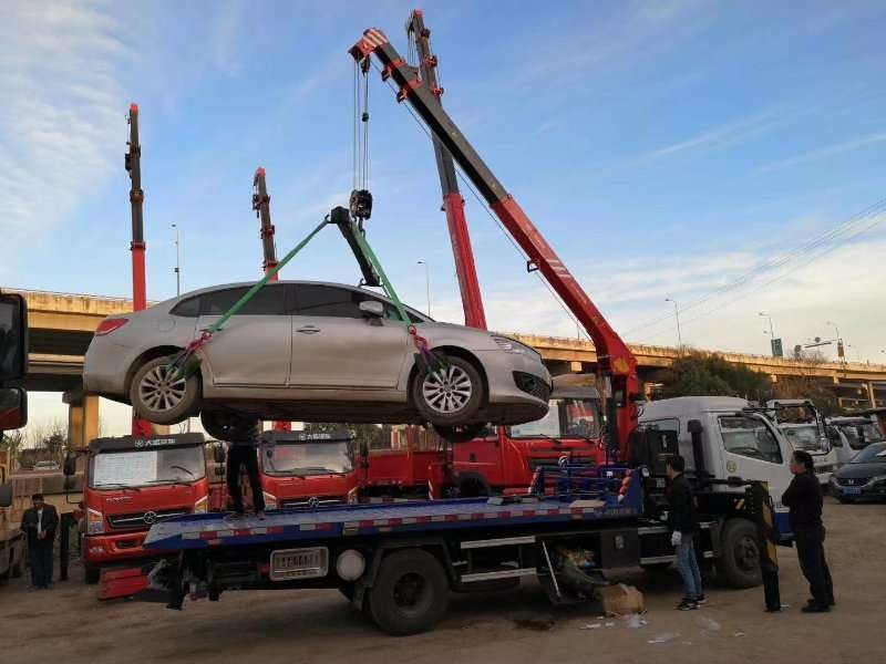 東風大多利卡一拖二清障車