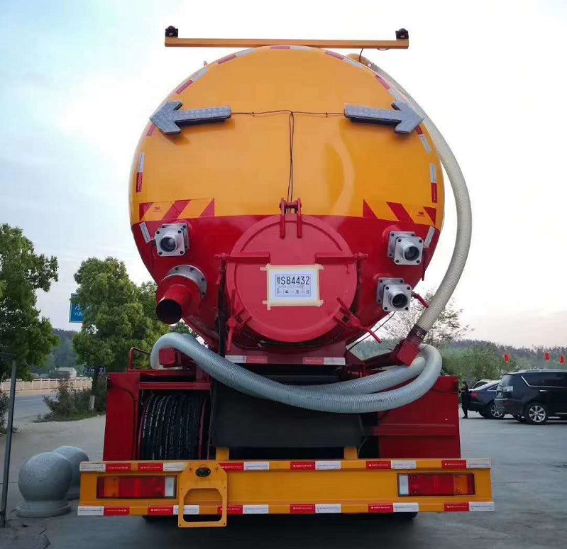 東風天龍前四后八36方大噸位重型清洗吸污車