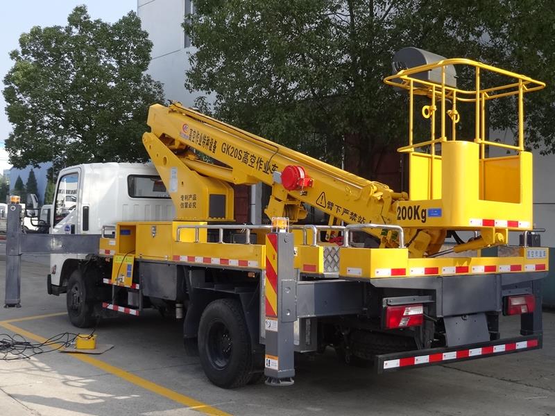 江鈴凱銳20米伸縮臂高空作業車 江鈴凱銳20米伸縮臂高空作業車圖片