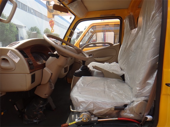 東風雙排座8-10米平臺升降高空作業車 東風雙排座8-10米平臺升降高空作業車圖片