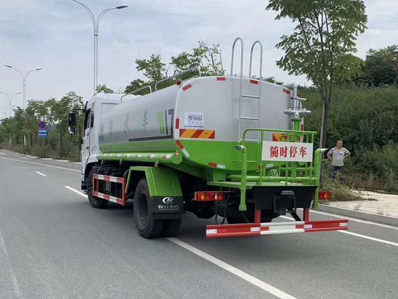 東風(fēng)D17灑水車(chē)(12噸) 東風(fēng)D17灑水車(chē)(12噸)圖片