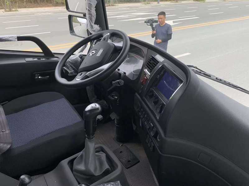 東風(fēng)D17灑水車(chē)(12噸) 東風(fēng)D17灑水車(chē)(12噸)圖片