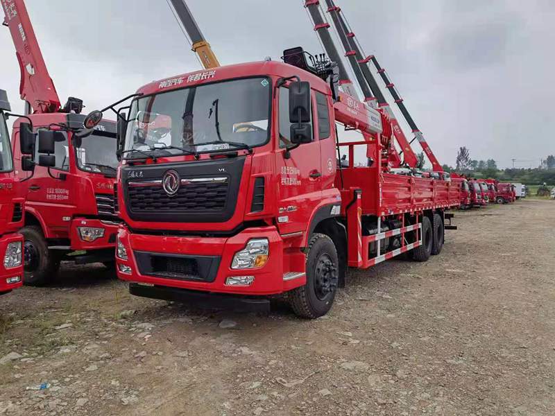 東風(fēng)天龍后八輪隨車吊